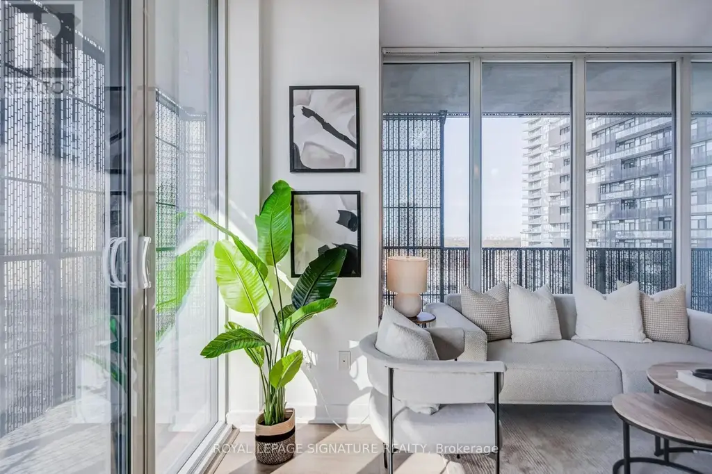 1705 - 8 Eglinton Avenue E, Toronto (Mount Pleasant West)