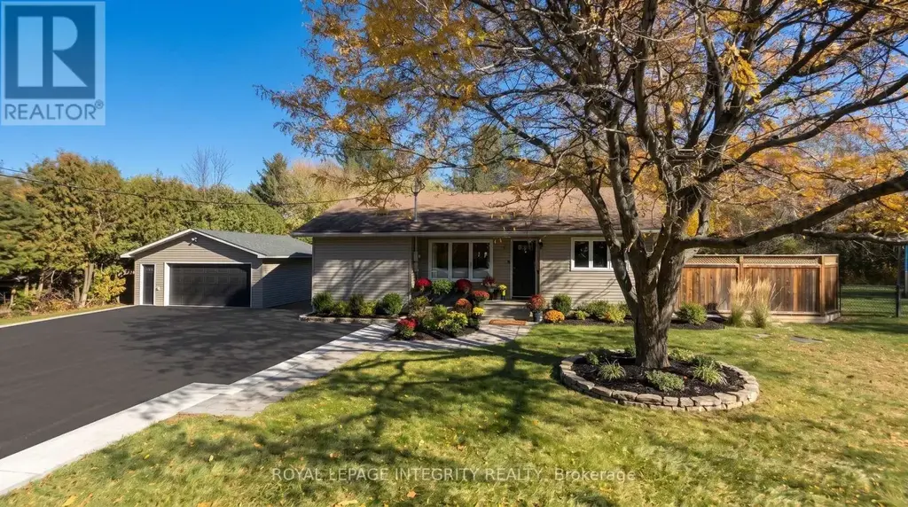 1646 Dunrobin Road, Ottawa