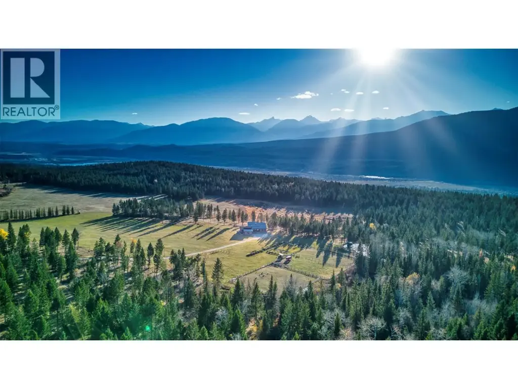 6211 Bugaboo Drive, Radium Hot Springs