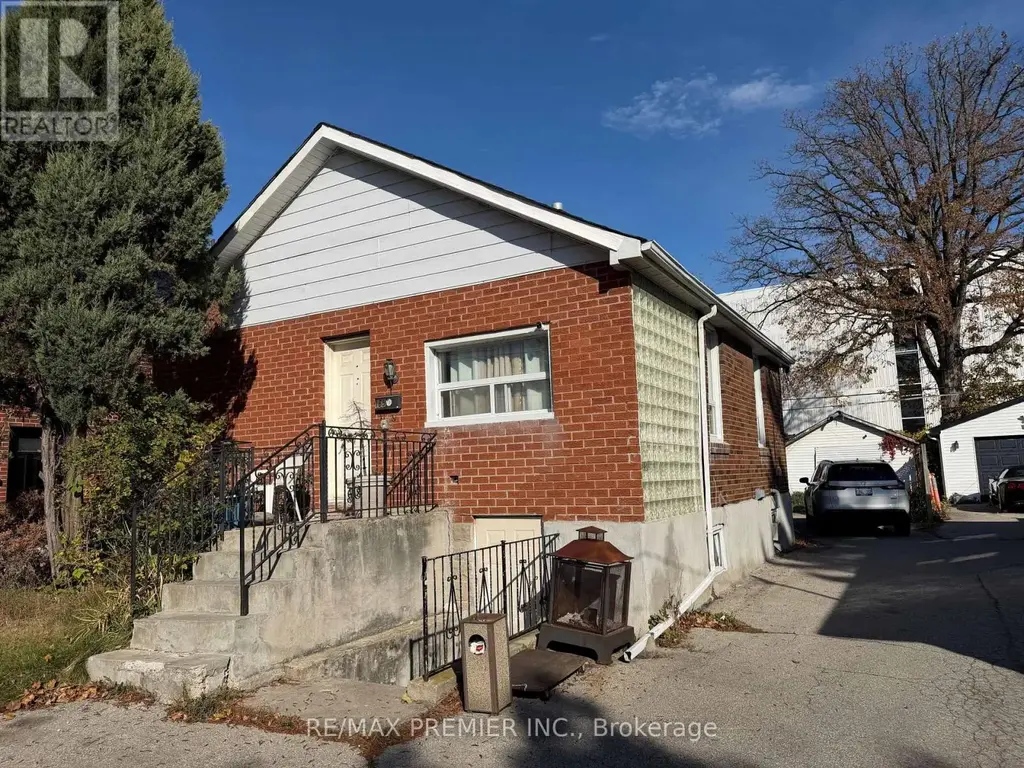 165 Thirtieth Street, Toronto (Alderwood)