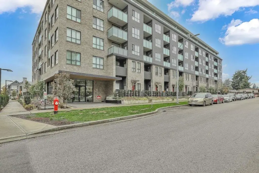 427 15738 85 Avenue, Surrey