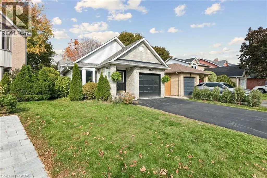 818 Miriam Crescent, Burlington