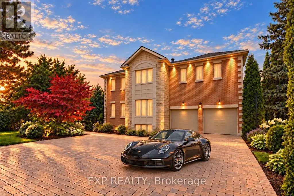2 Shallmar Gardens, Richmond Hill (Bayview Hill)