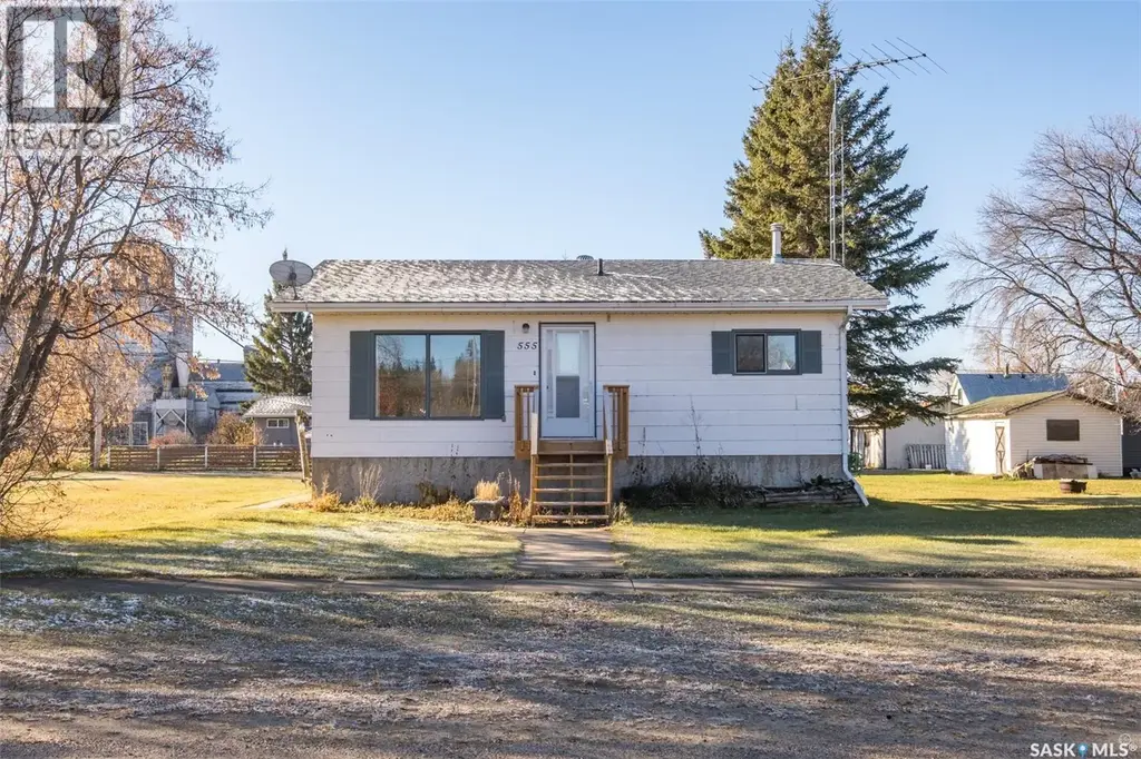 555 1st Avenue W, Canwood