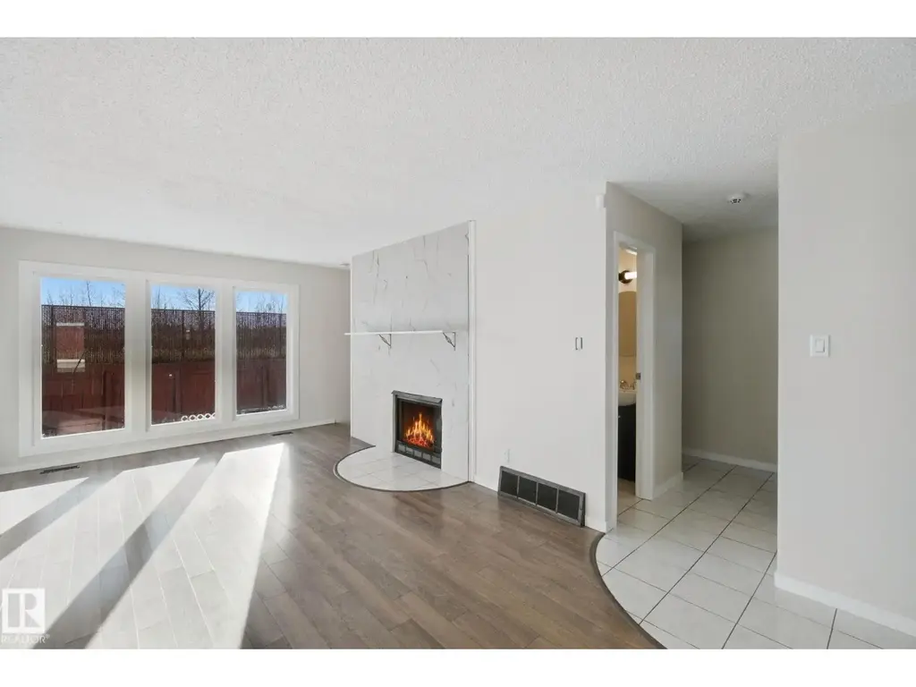 #11 4707 126 Av Nw, Edmonton