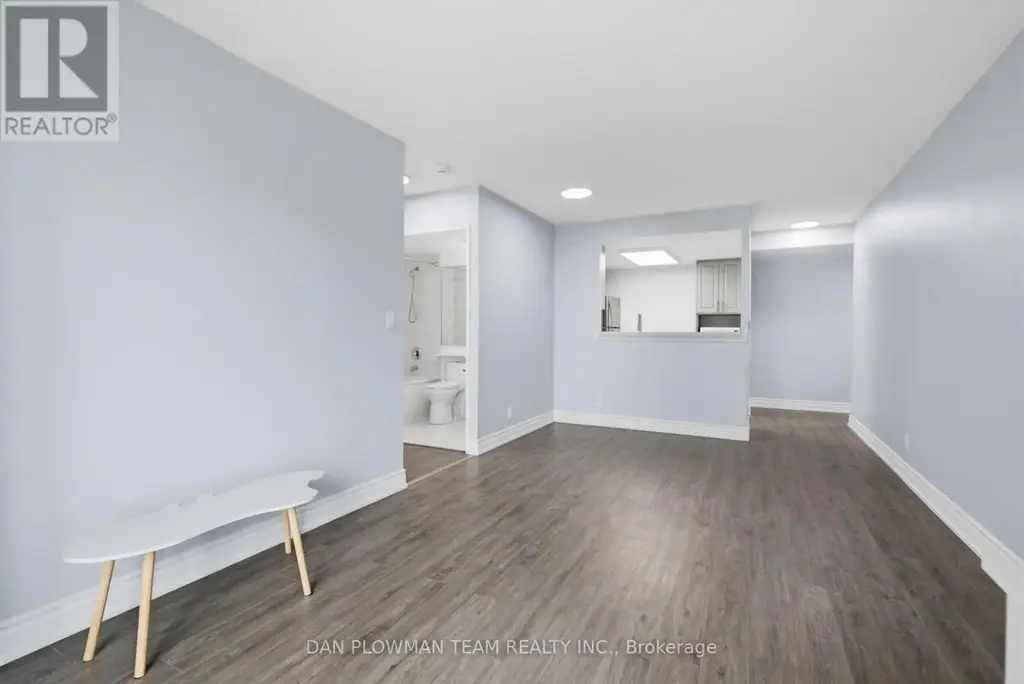 913 - 8 Lee Centre Drive, Toronto (Woburn)