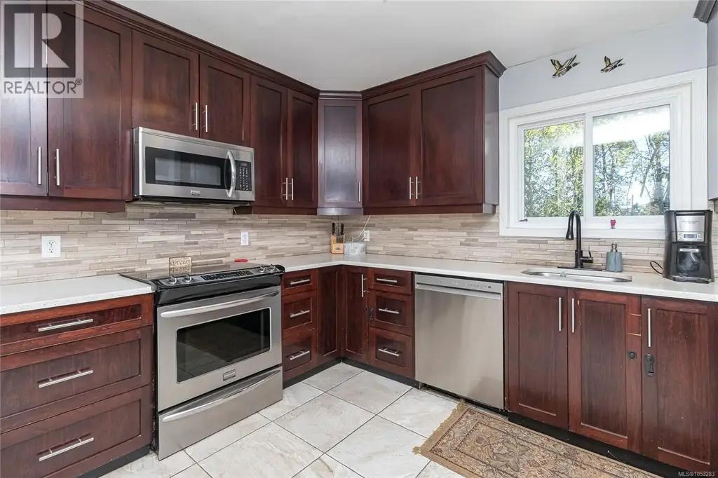840 Ankathem Pl, Colwood