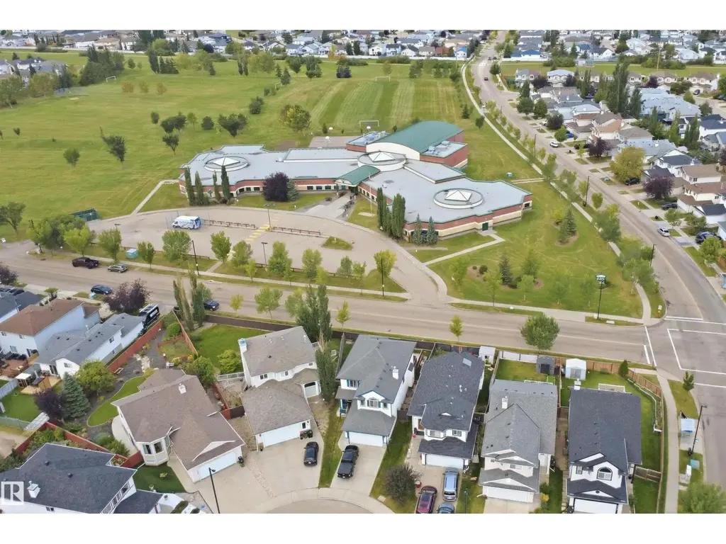 2122 37 Av Nw, Edmonton