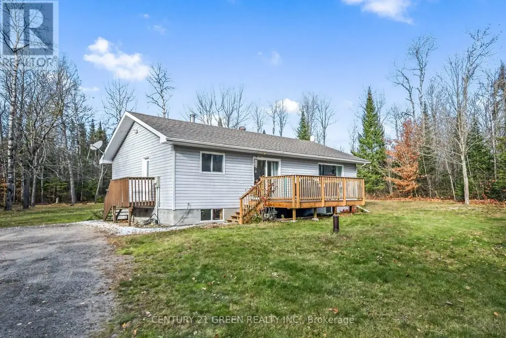 266 Bay Lake Road, Perry