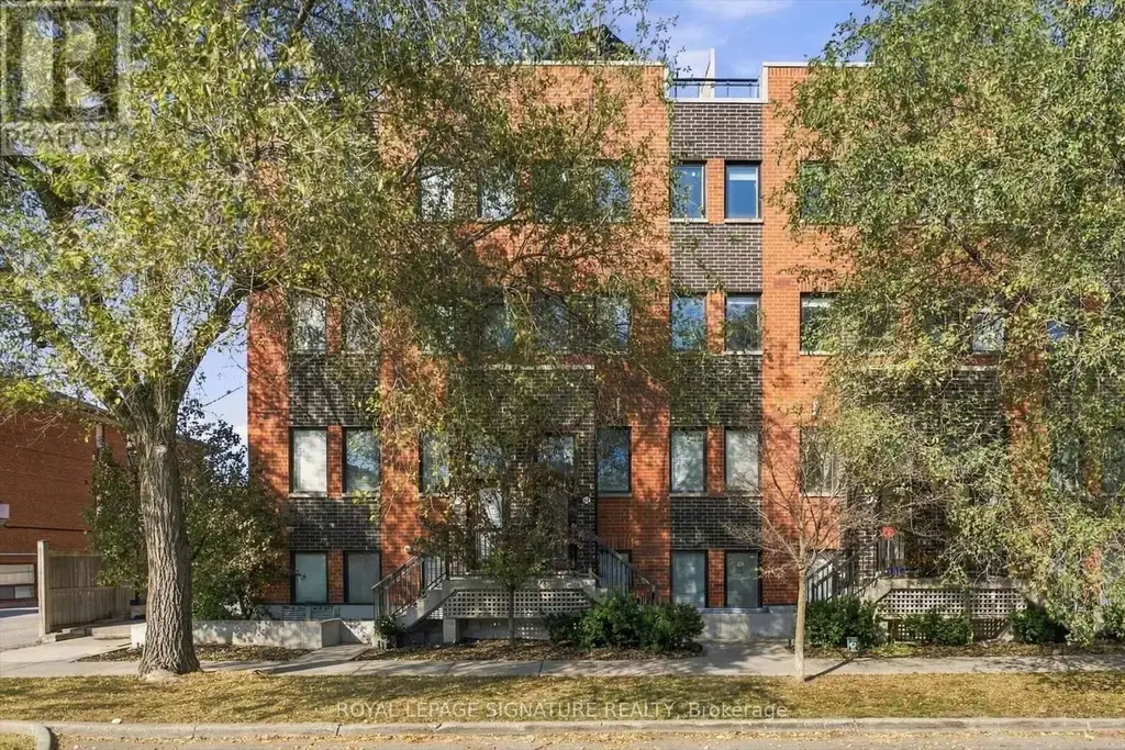 57 - 68 Winston Park Boulevard, Toronto (Downsview-Roding-CFB)