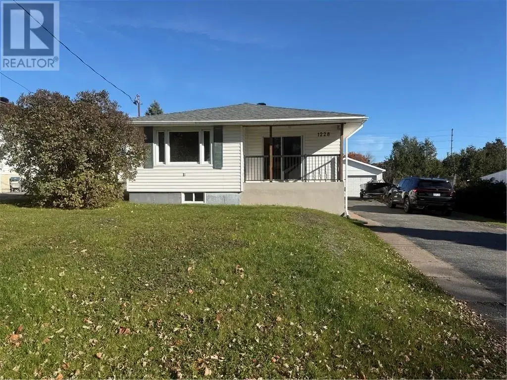 1228 Rose Marie Avenue, Sudbury
