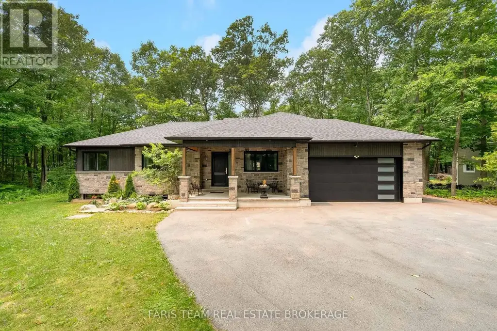 34 Oakwood Avenue, Tiny