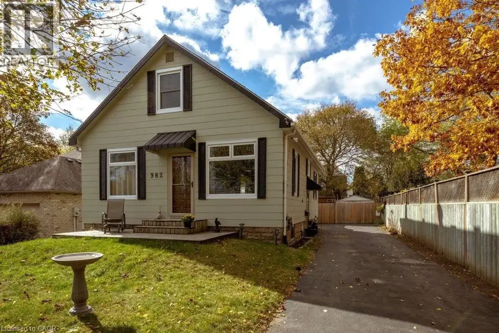 982 Parkhill Avenue, Burlington