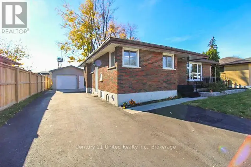 851 Timothy Street, Peterborough (Northcrest Ward 5)