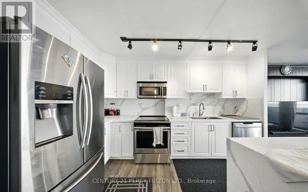 1212 - 2 Glamorgan Avenue, Toronto (Dorset Park)