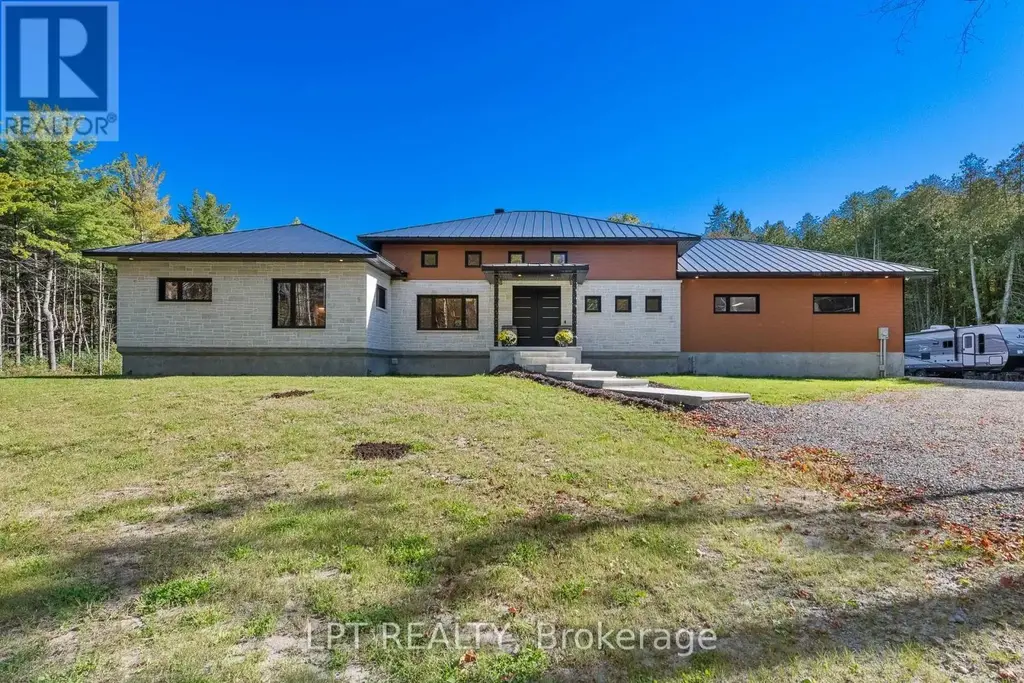 8168 Cooper Hill Road, Ottawa