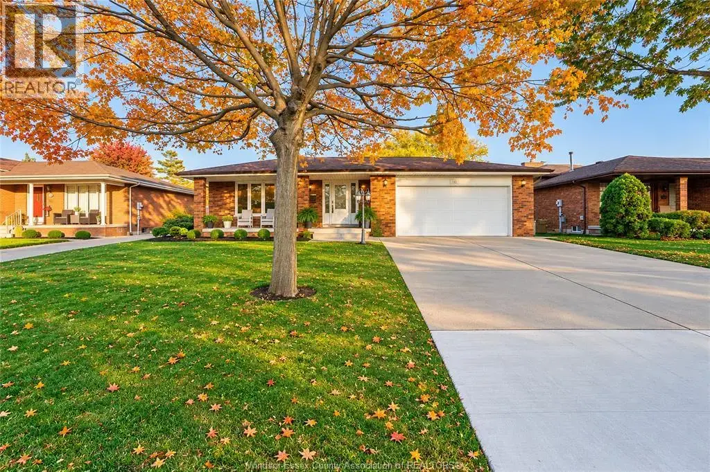 386 Woodridge Drive, Tecumseh