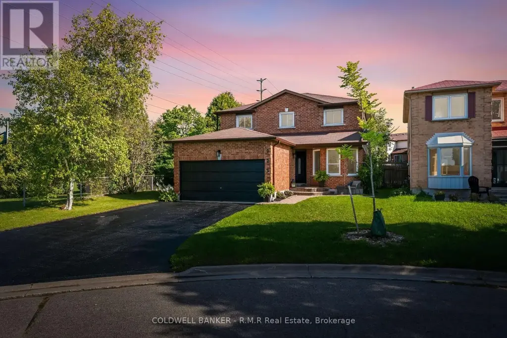 923 Lavis Court, Oshawa (Pinecrest)
