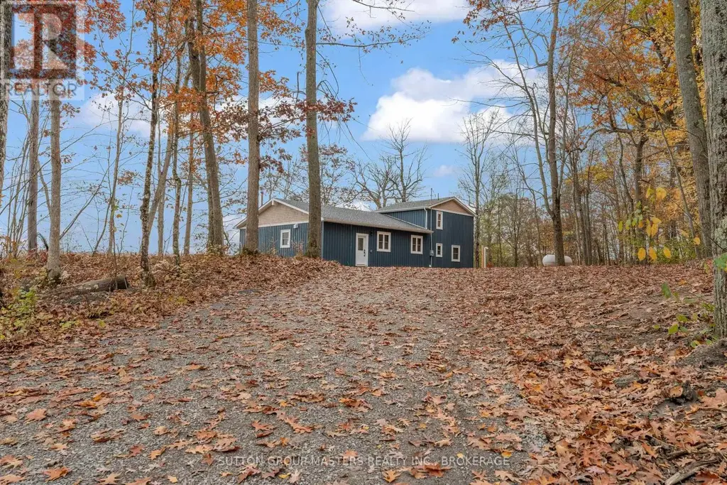 99 Blue Heron Lane, Frontenac Islands (Howe Island)