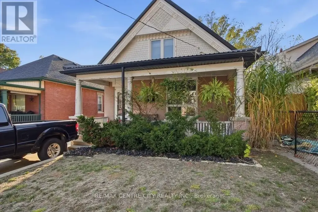 355 Oakland Avenue, London East (East M)
