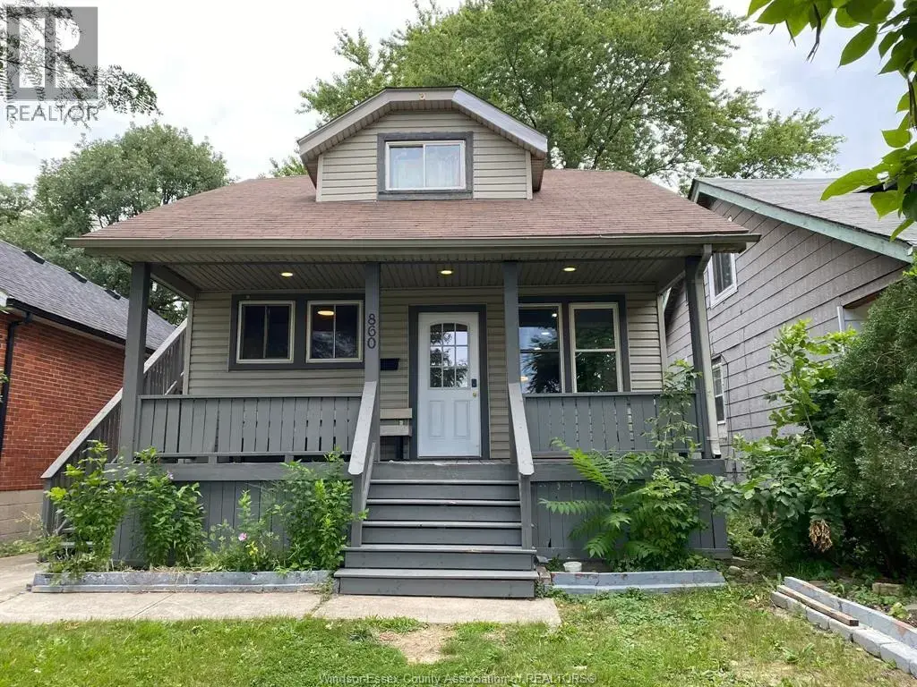 860 Janette Avenue, Windsor