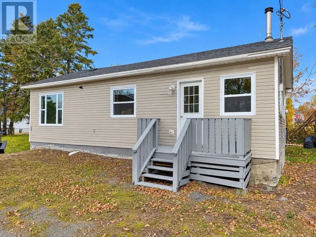 535 Main Street, Whitbourne