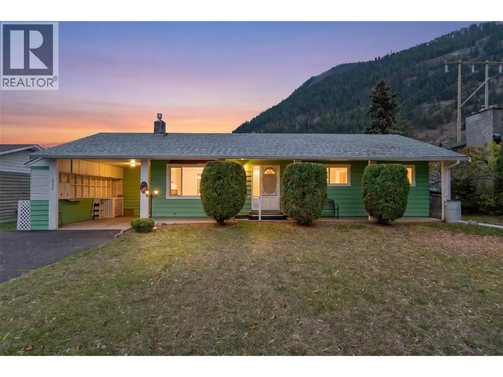 225 Lakeshore Drive, Chase