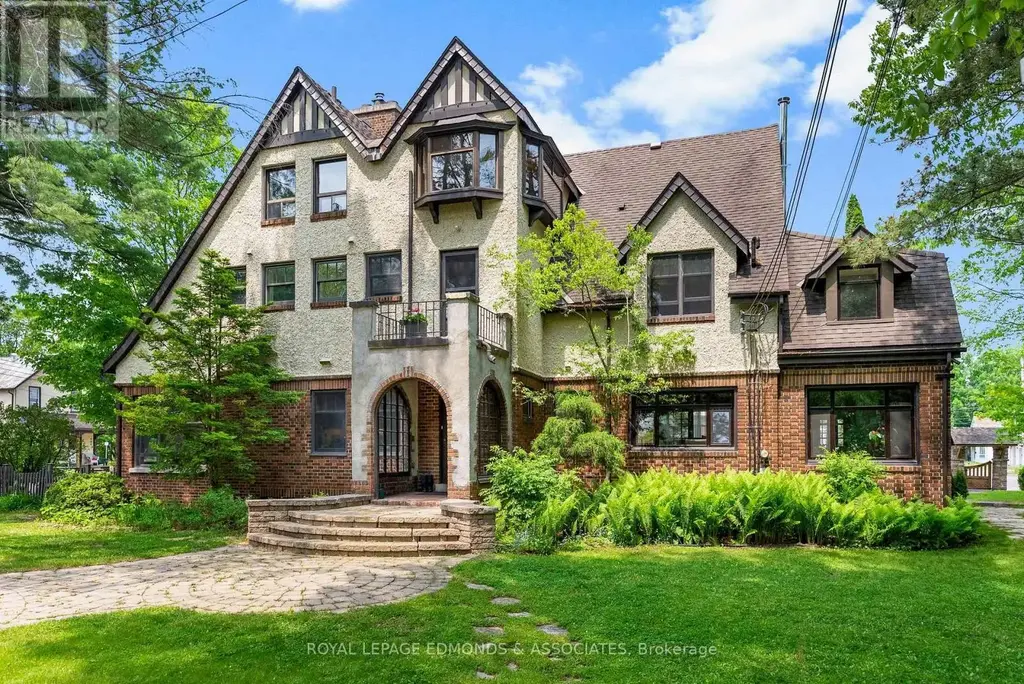 202 Margaret Street, Pembroke