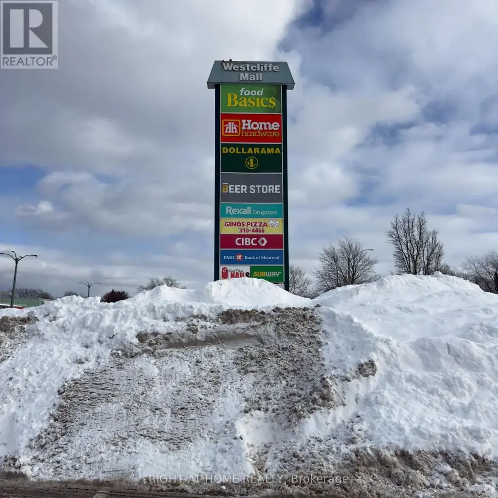 640 Mohawk Rd W Road, Hamilton (Westcliffe)