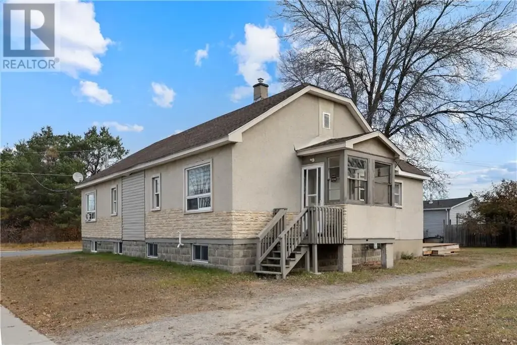 576 Avery Street, Espanola