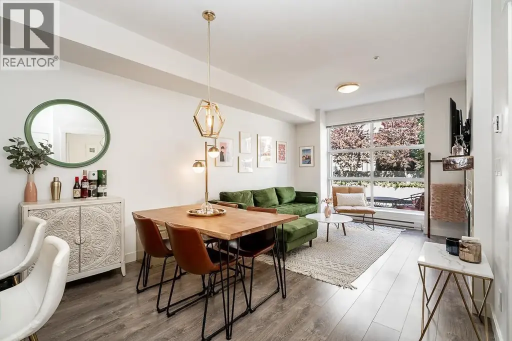 210 827 Roderick Avenue, Coquitlam