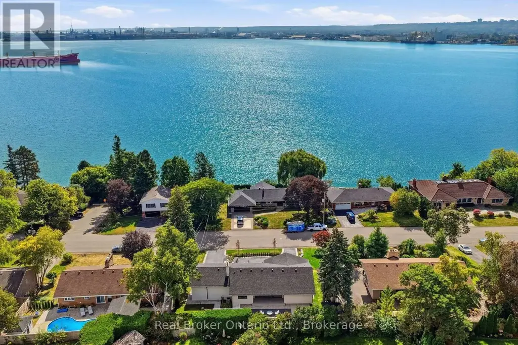 841 Danforth Place, Burlington (Bayview)