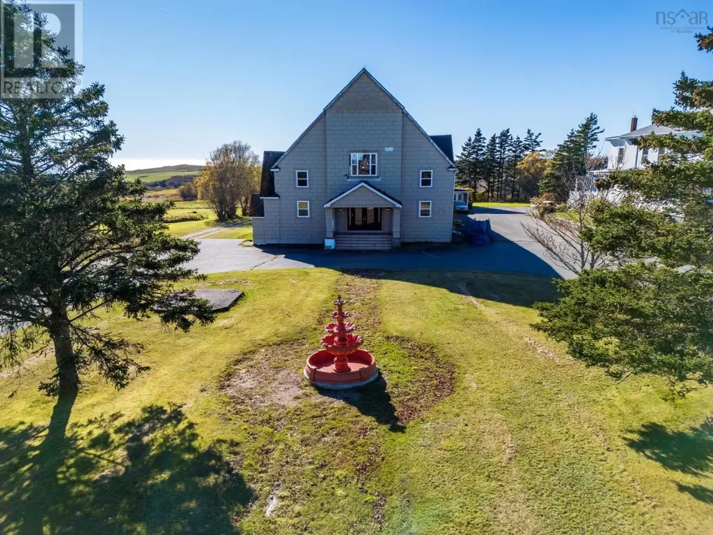 5201 Highway 1, Salmon River