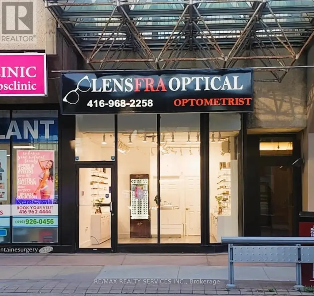 3 - 890 Yonge Street, Toronto (Annex)