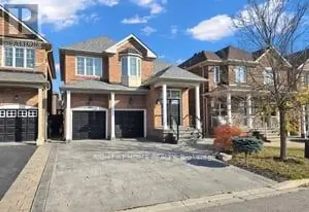 27 Chambersburg Way, Whitchurch-Stouffville (Stouffville)