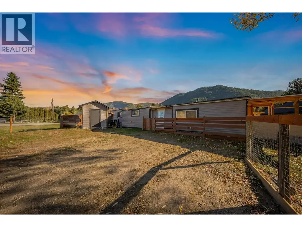 894 Waterloo Road, Castlegar