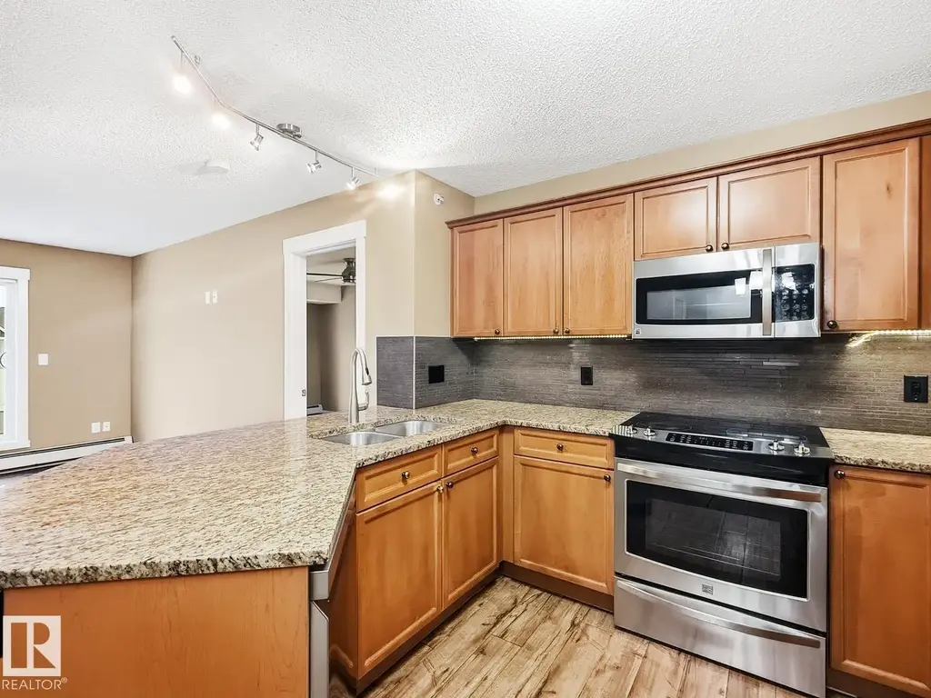 #406 13830 150 Av Nw, Edmonton