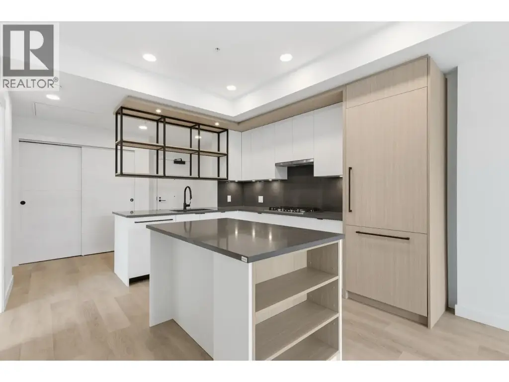 202 2268 E Broadway, Vancouver