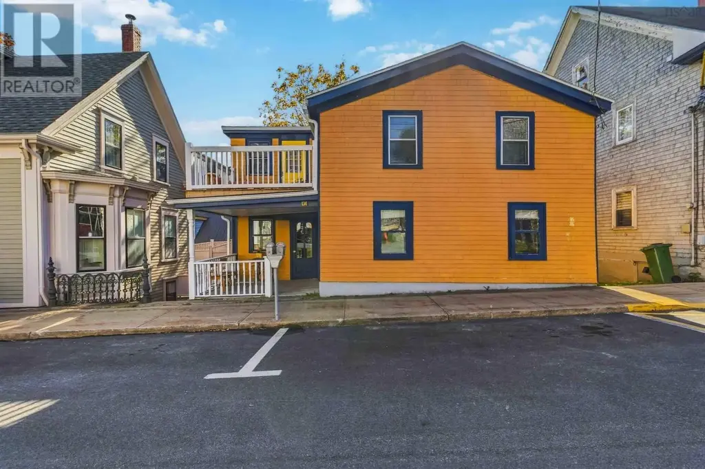 134 Pelham Street, Lunenburg
