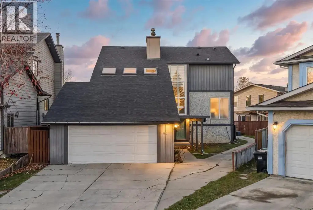 32 Castleglen Court Ne, Calgary