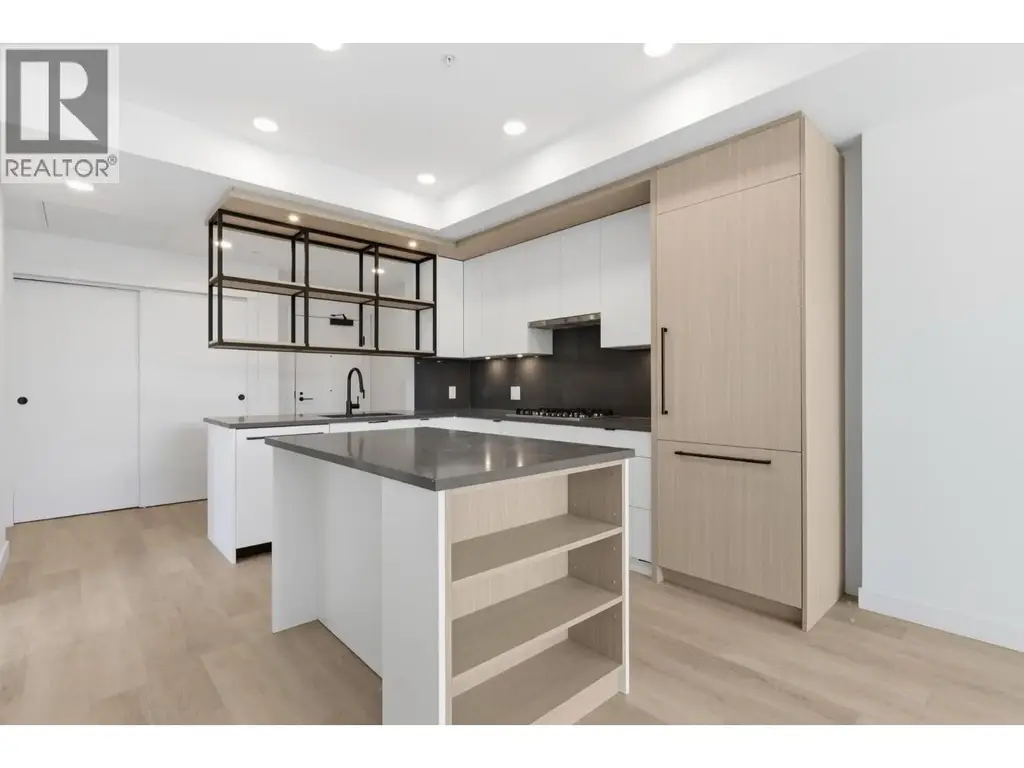 302 2268 E Broadway, Vancouver