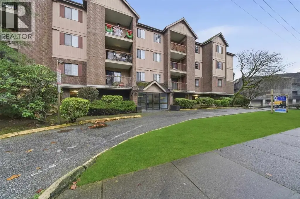 239 8500 Ackroyd Road, Richmond