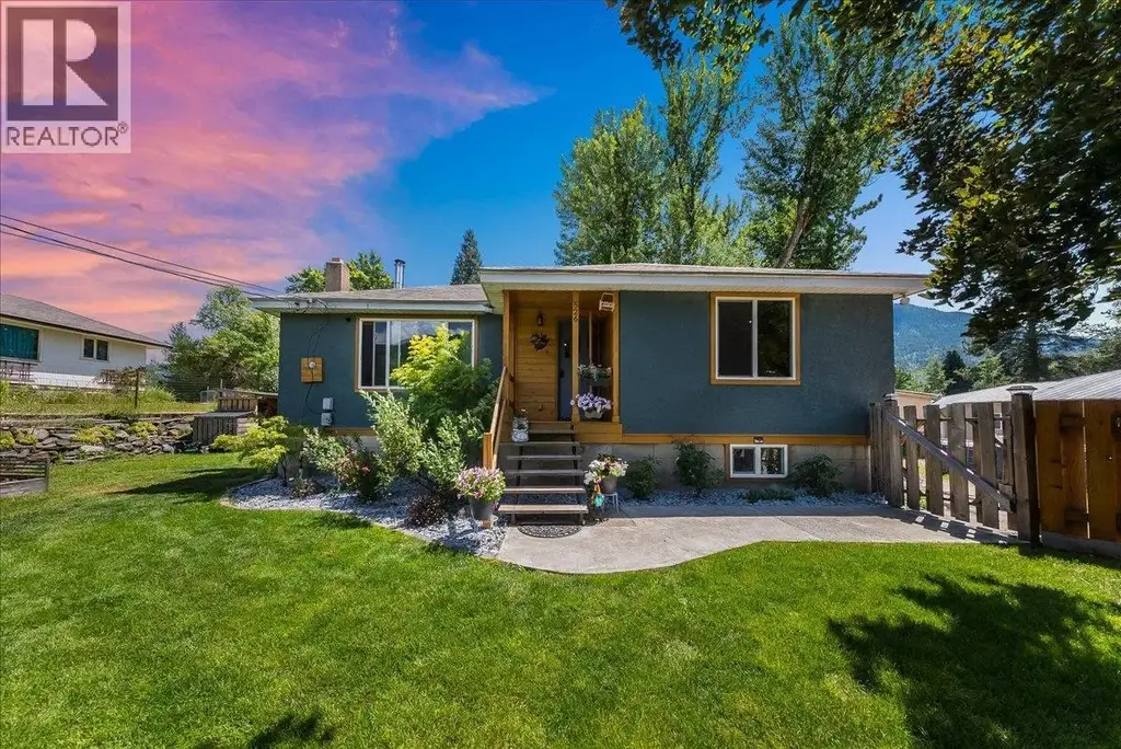 526 12th Avenue, Genelle