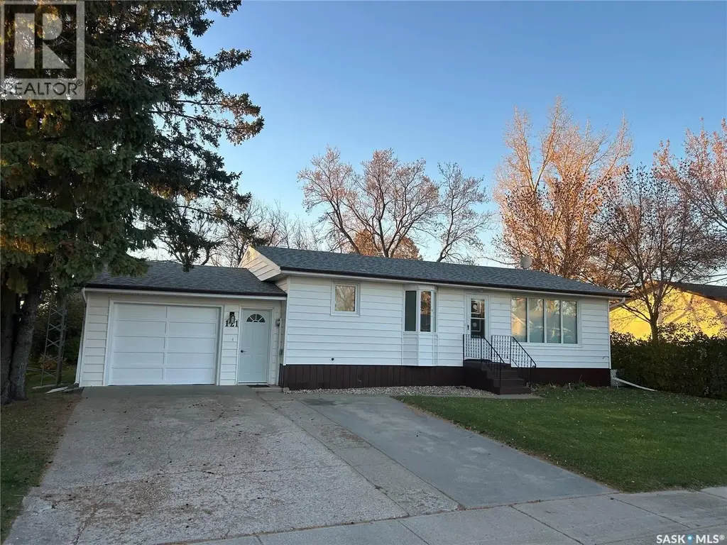 121 Moir Drive, Oxbow