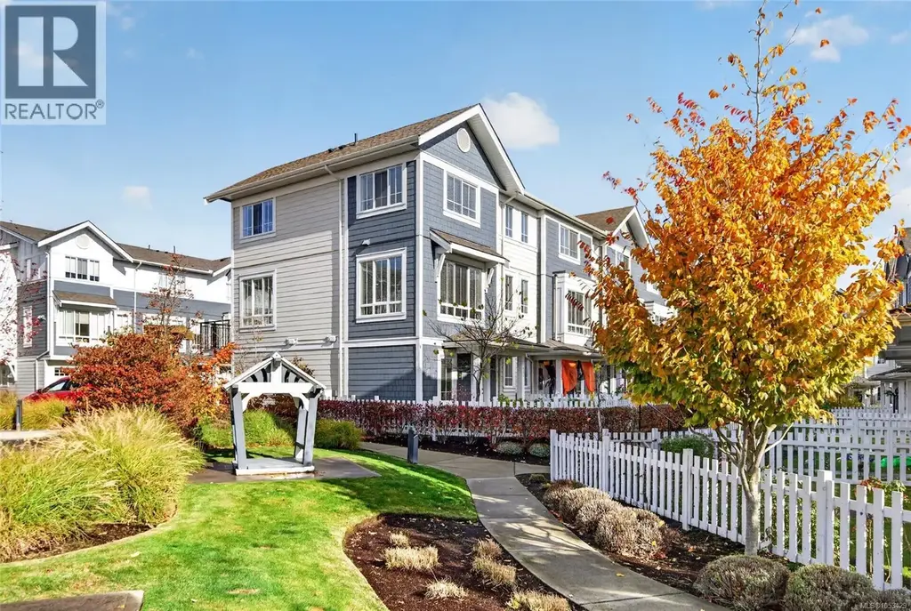 17 370 Latoria Blvd, Colwood