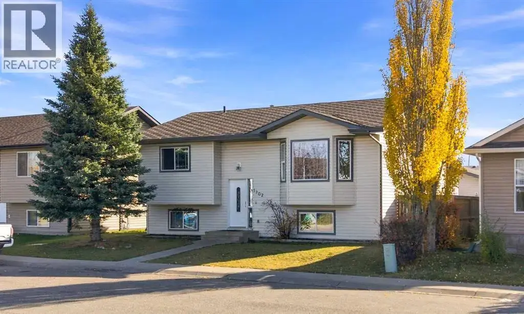 1702 Strathcona Place, Strathmore