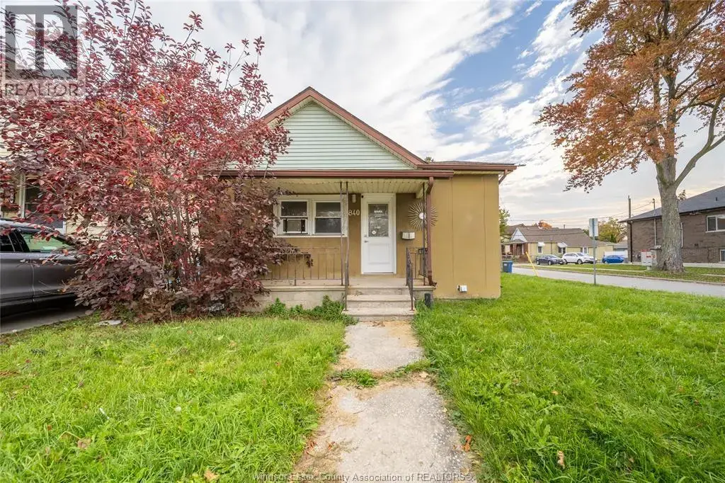 840 Howard Ave, Windsor