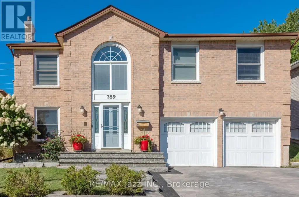 789 Lochness Crescent, Oshawa (McLaughlin)