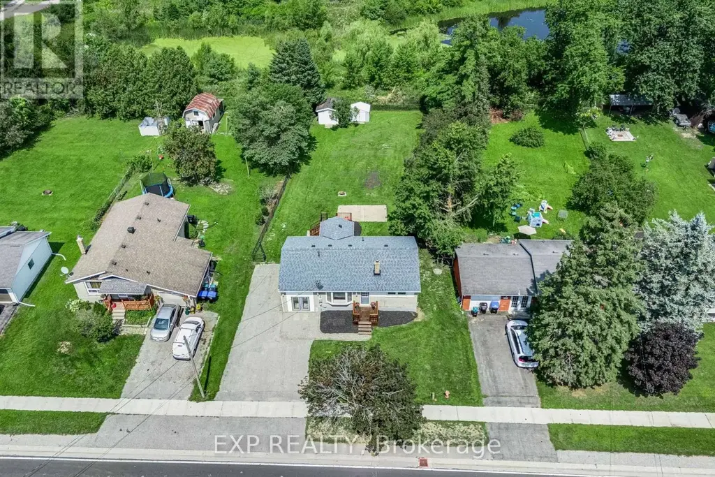 1990 Victoria Street, Innisfil (Stroud)