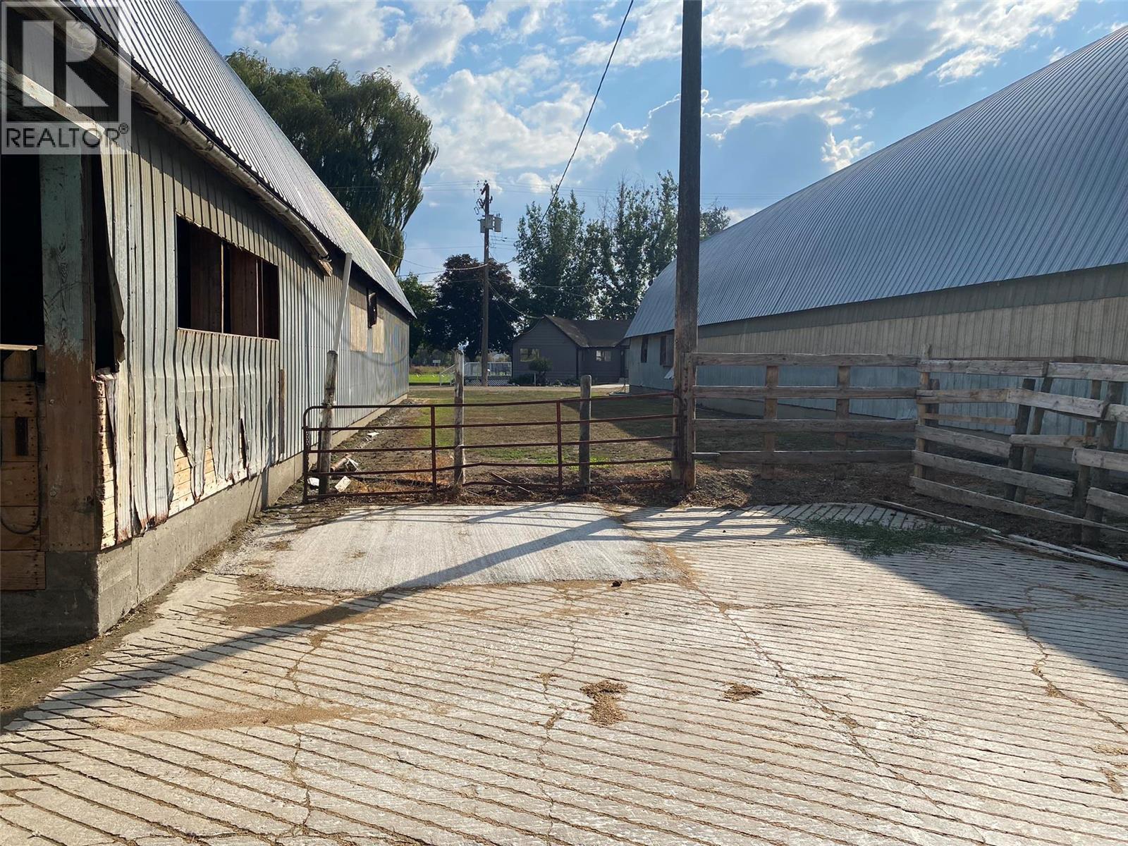 118 Enderby-grindrod Road. Enderby, British Columbia